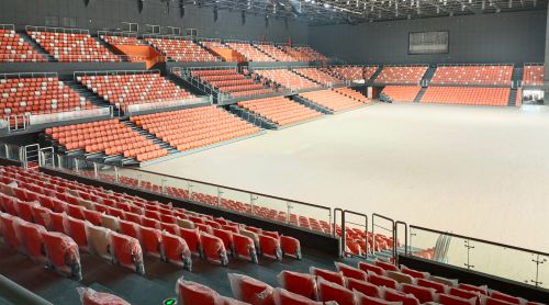 場館座椅的“骨骼”之謎：吹塑 vs 注塑，為何征途座椅選擇氣輔注塑？?